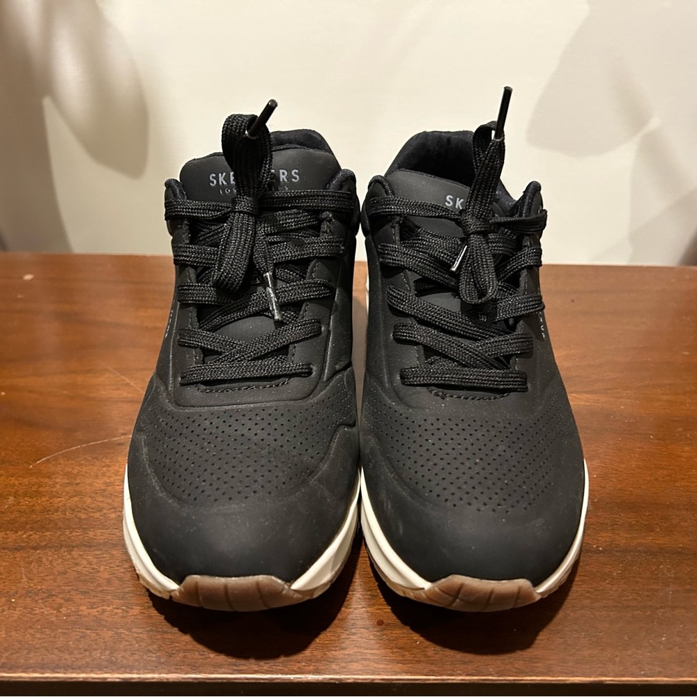 Women black sneakers size 7
